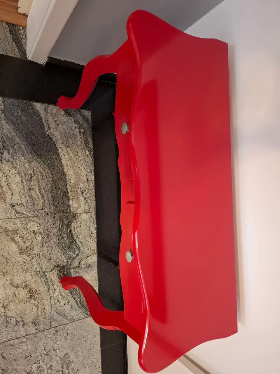 Aparador vermelho 64840827943042122