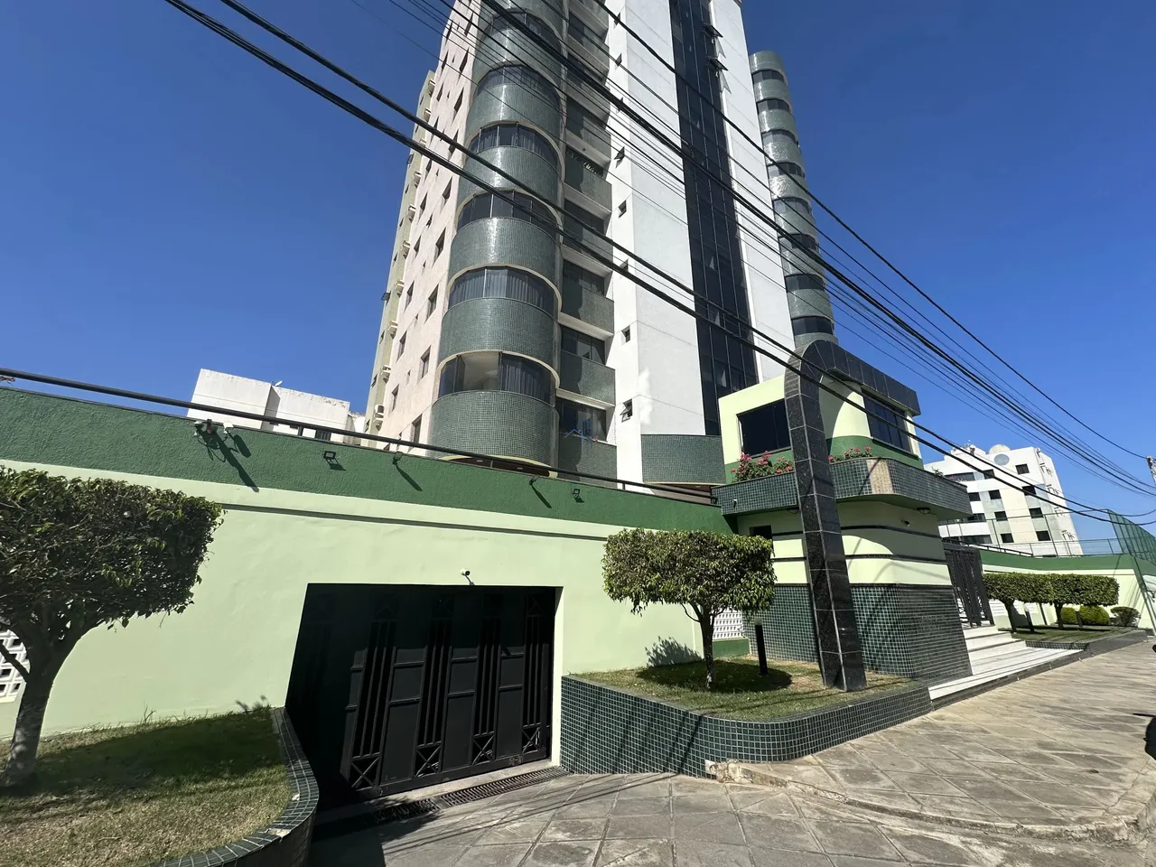 VITóRIA DA CONQUISTA - Apartamento Padrão - Candeias