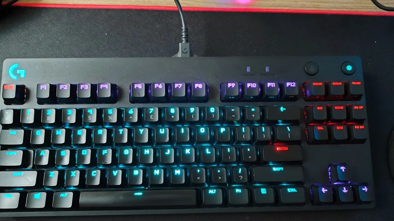 Teclado Mecânico Gamer Logitech G PRO com Layout US, RGB LIGHTSYNC - Foto 3