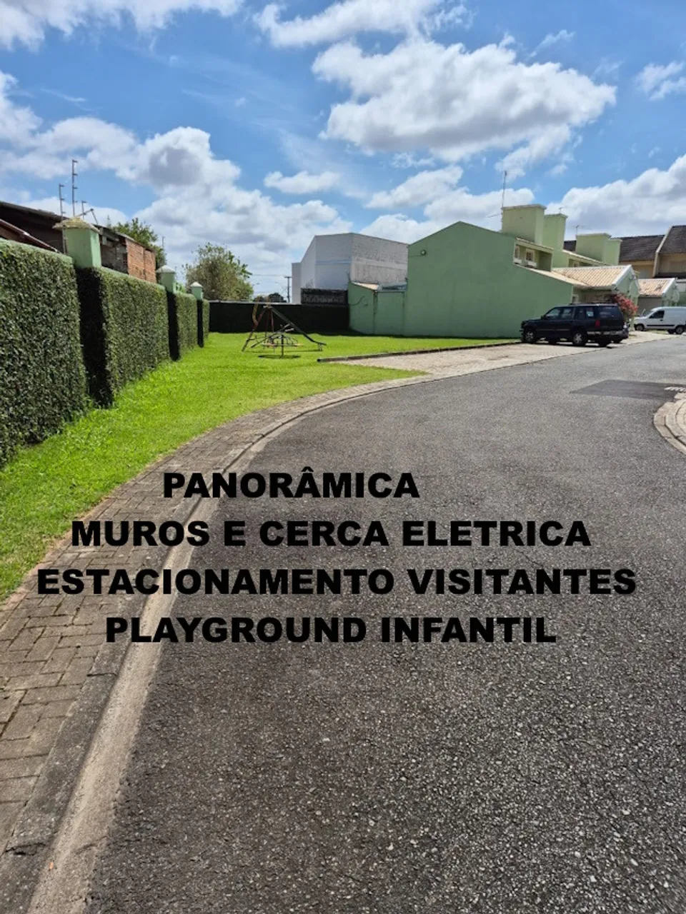 Sobrado no Xaxim, 4 qtos, 2 garagens, 149m área construída, cond. fechado.