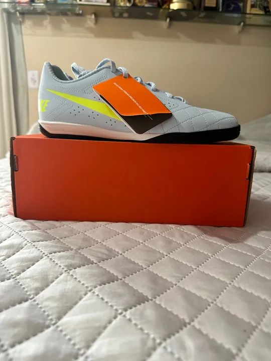 Tênis Nike Futsal - Tamanho 40 - Novo - Foto 2