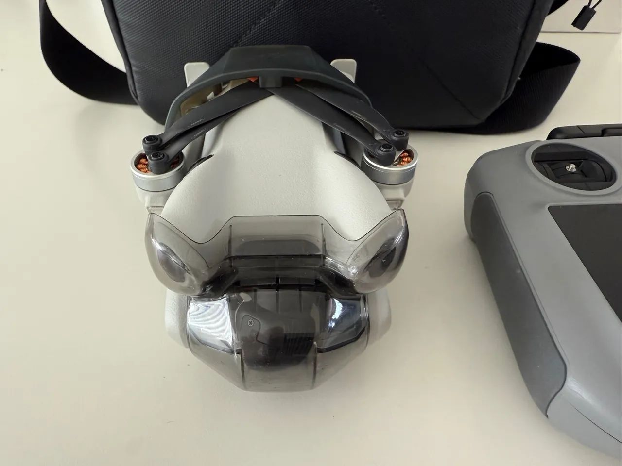 Drone DJI Mini 4 PRO con kit FLY MORE PLUS - Foto 4