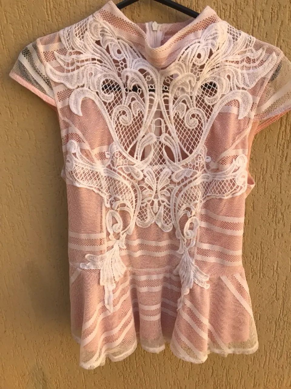 Blusa Rosa Com Tule Bordado Becky