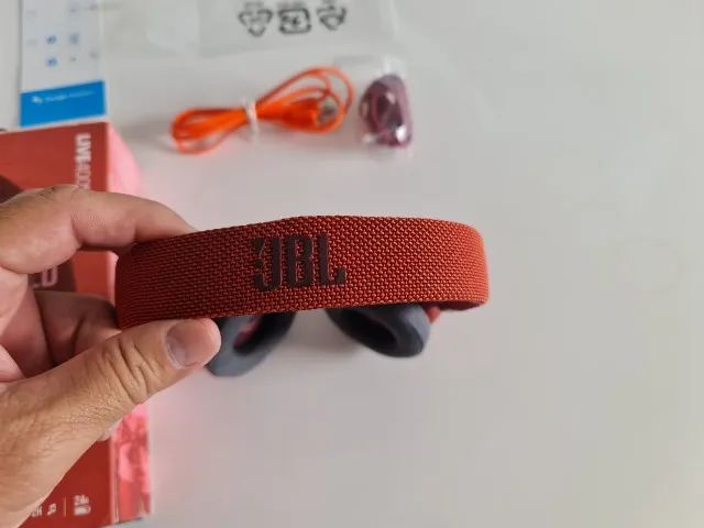 Fone De Ouvido On-ear Sem Fio JBL Live 400bt Vermelho - Foto 4