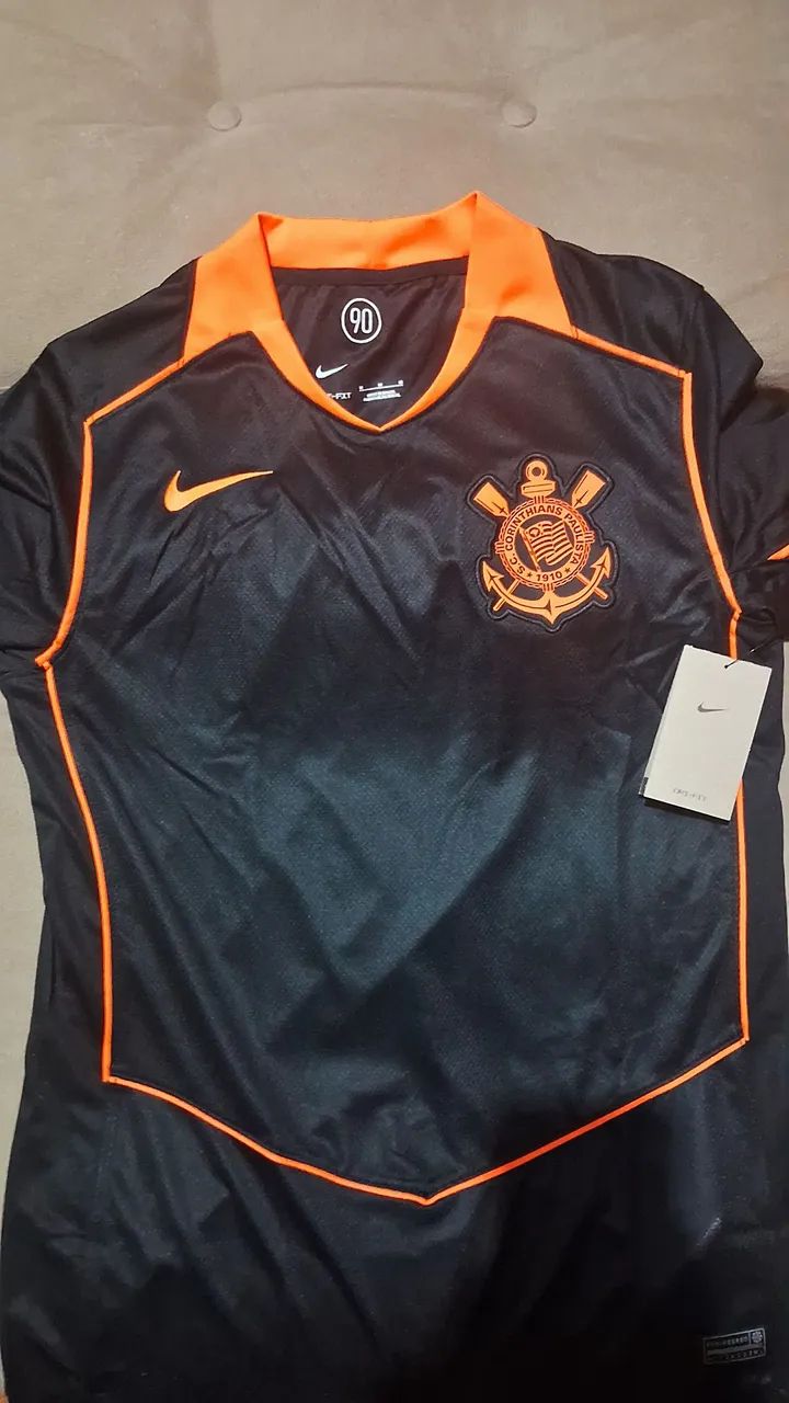 Camisa 3 do Corinthians versão torcedor e original da Nike e tamanho M e masculino 