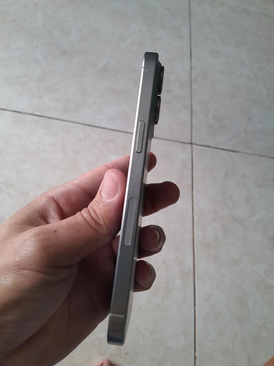 iPhone 15 Pro Max - Foto 2