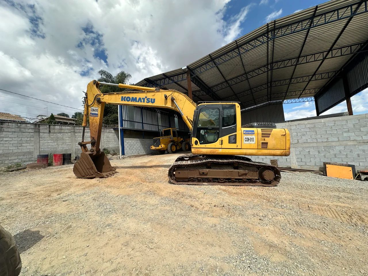 Escavadeira Komatsu PC200 2013