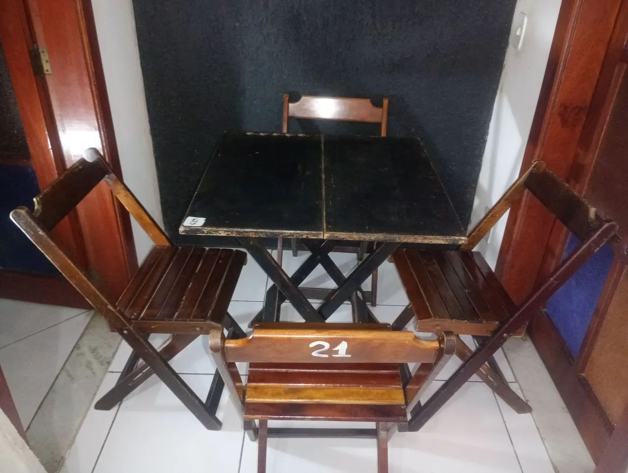 Mesa de bar em madeira dobrável 