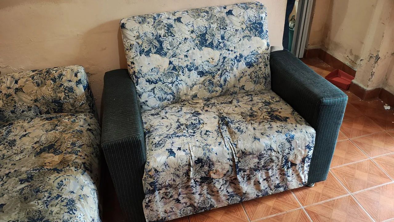 Sofá 2 lugares e poltrona64994170265731121