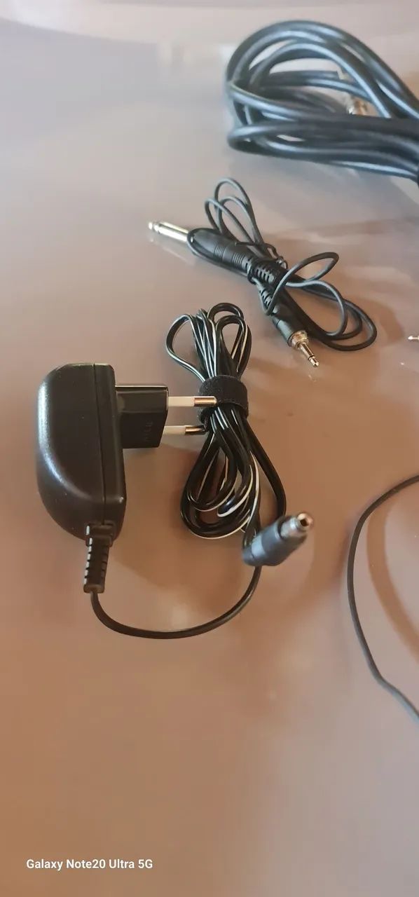 KIT CAPTAÇÃO DE VOZ E SOM SKP PRO AUDIO UHF-271  DUAL CHANNELS WIRELESS - Foto 3
