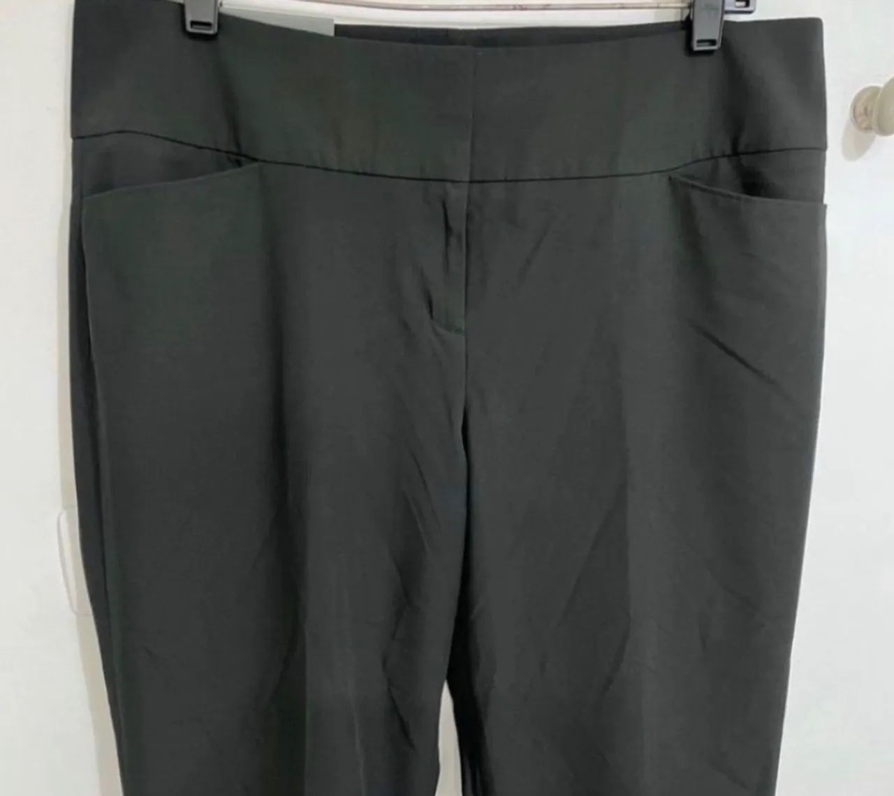 Calça flare preta nova tamanho 48  - Foto 4