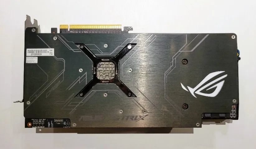 Radeon RX Vega 56 ASUS ROG Strix Gaming OC - Foto 2