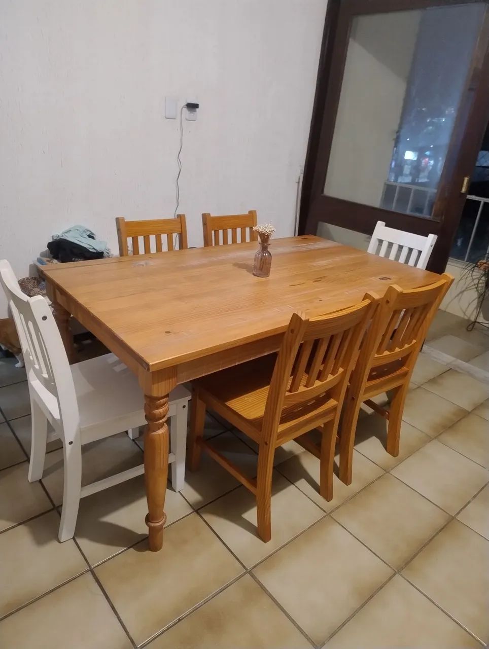 VENDO MESA COM CADEIRAS - Foto 4