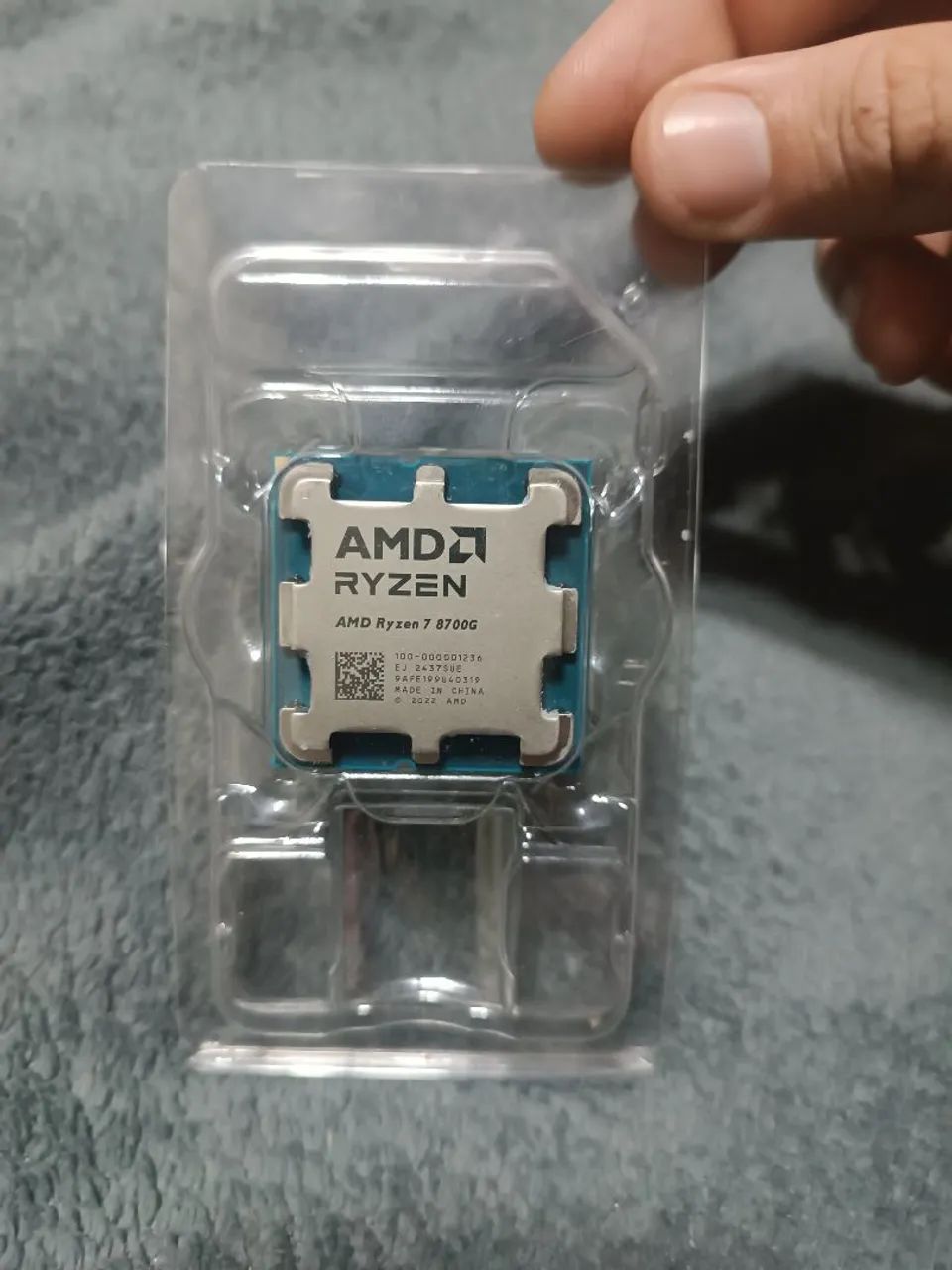 AMD Ryzen 7 8700G