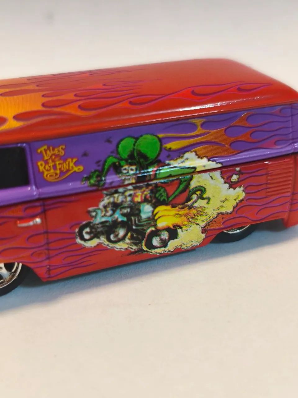 Hot Wheels Vw Bus Kombi Tales Ratfink 1/64 - Brinquedos e Jogos