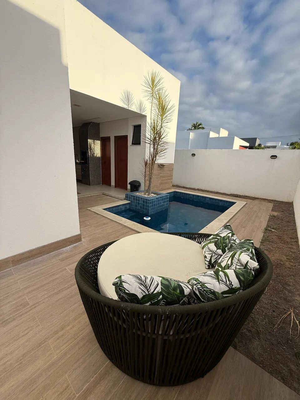 Chaise Ostra + 5 Almofadas -  6 Meses de Uso - Foto 2