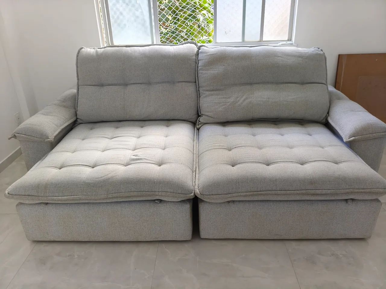 Vendo Sofá de Linho 4 lugares retrátil e reclinável 