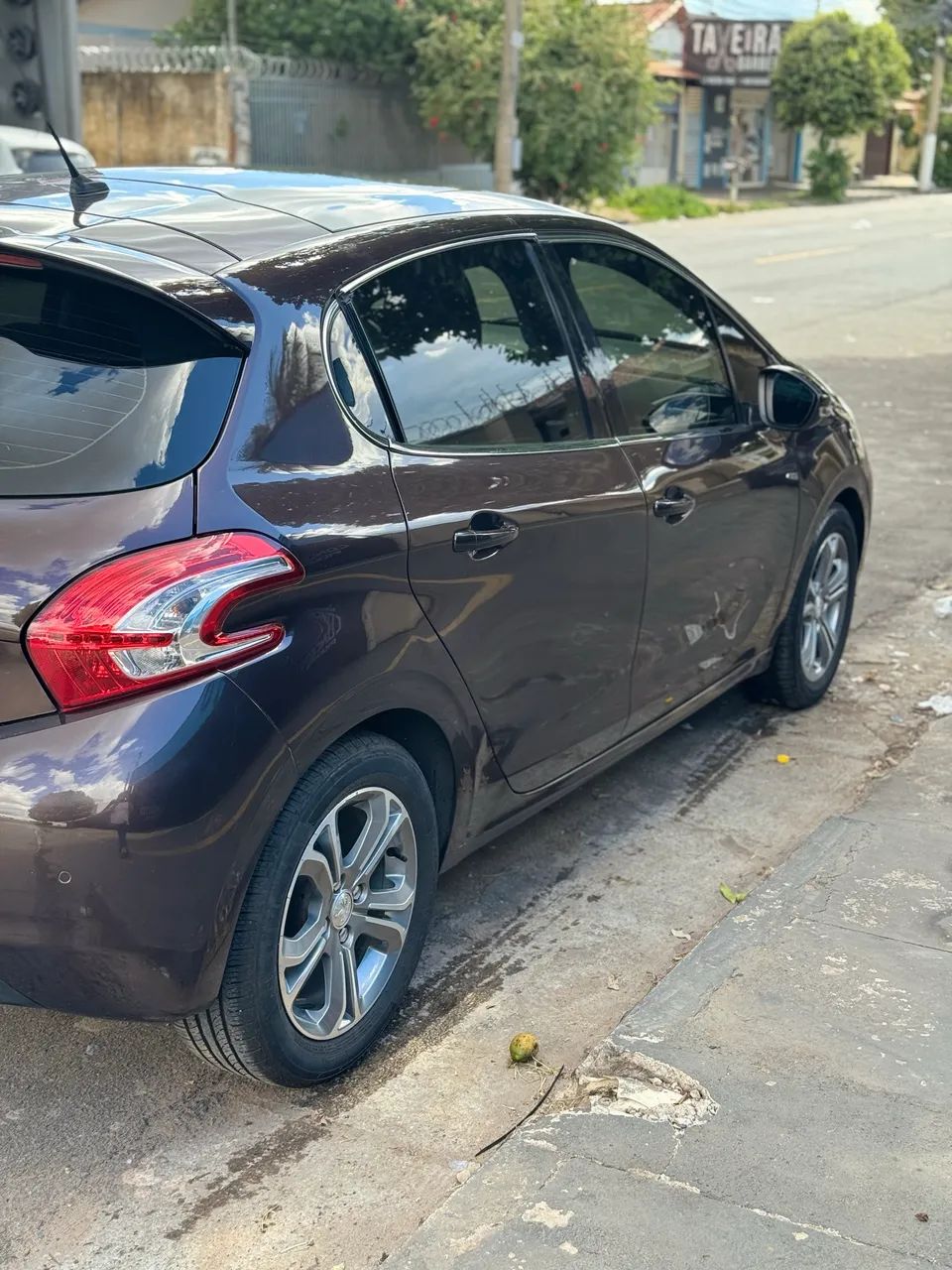 Peugeot 208 2014