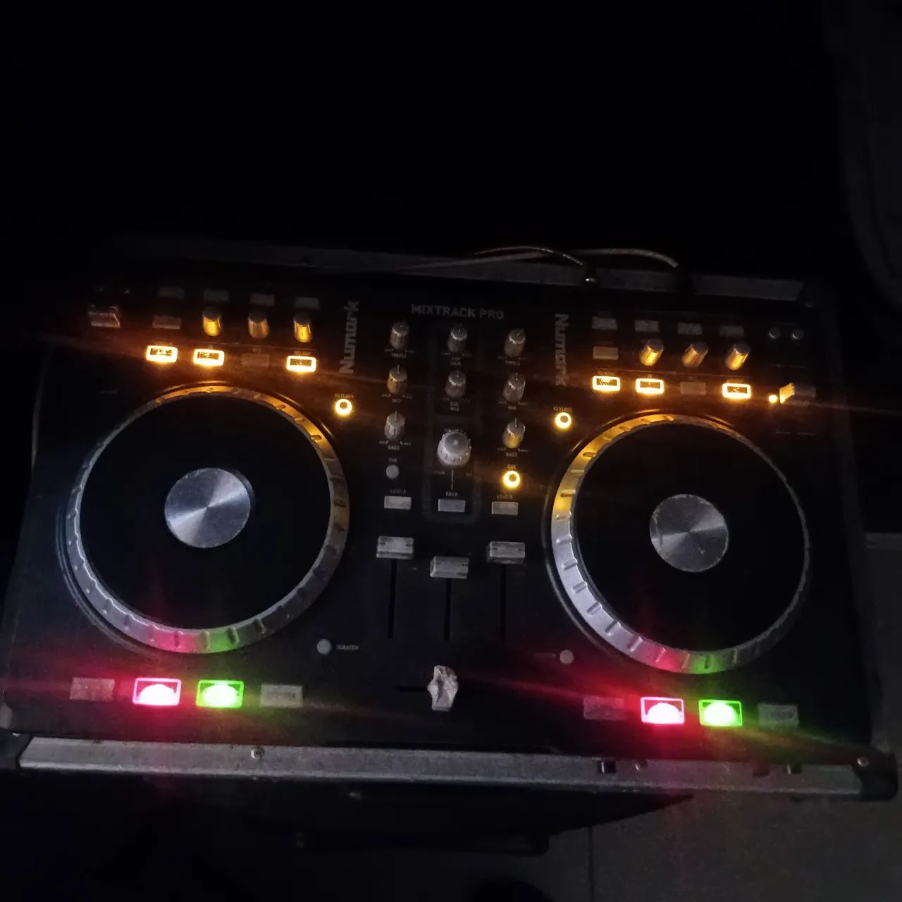 Controladora numark mixtrack 