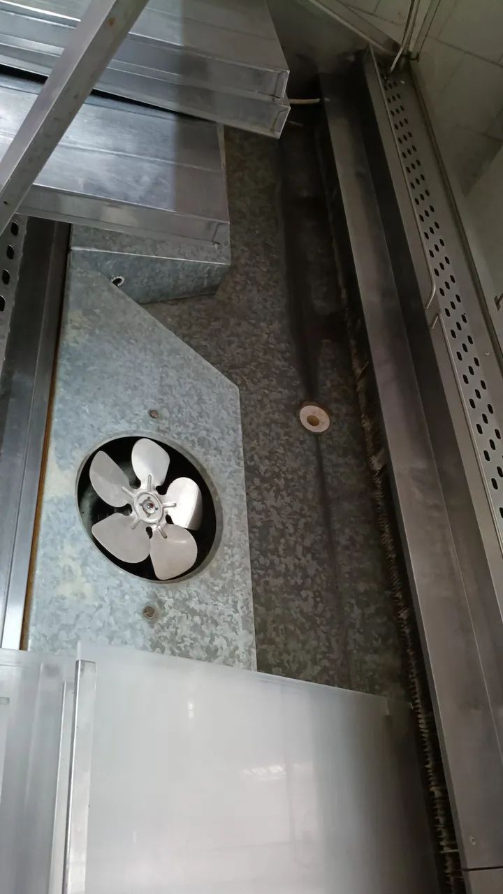  Vendo balcão de açougue 3mt. R$6,000,00 - Foto 3