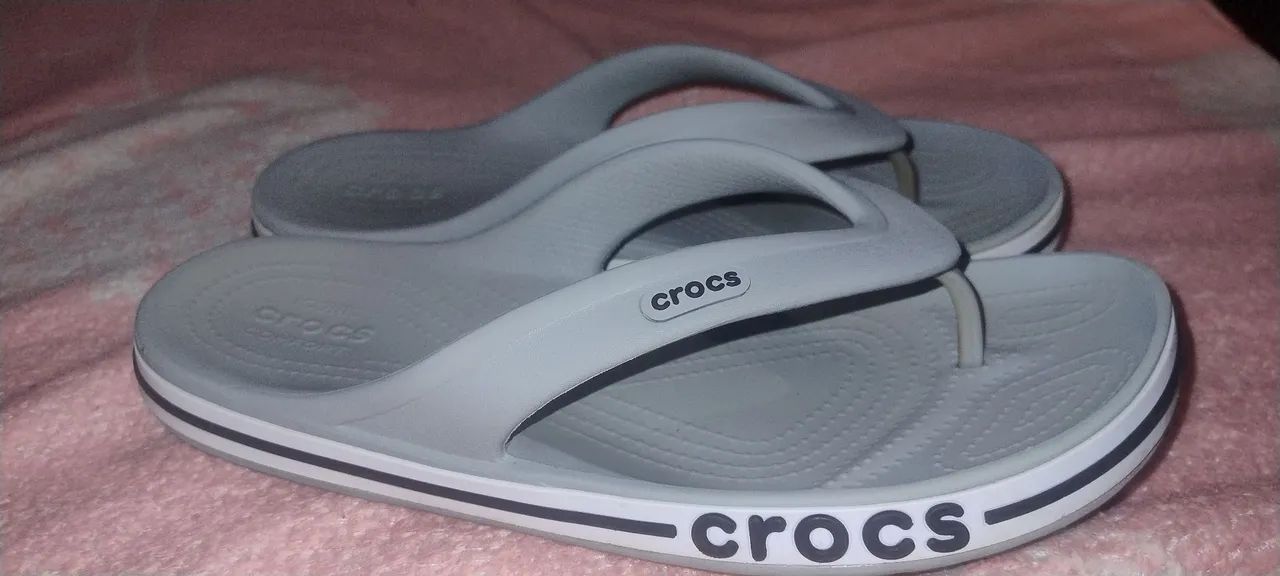 Sandália Crocs Cinza Original  - Foto 2