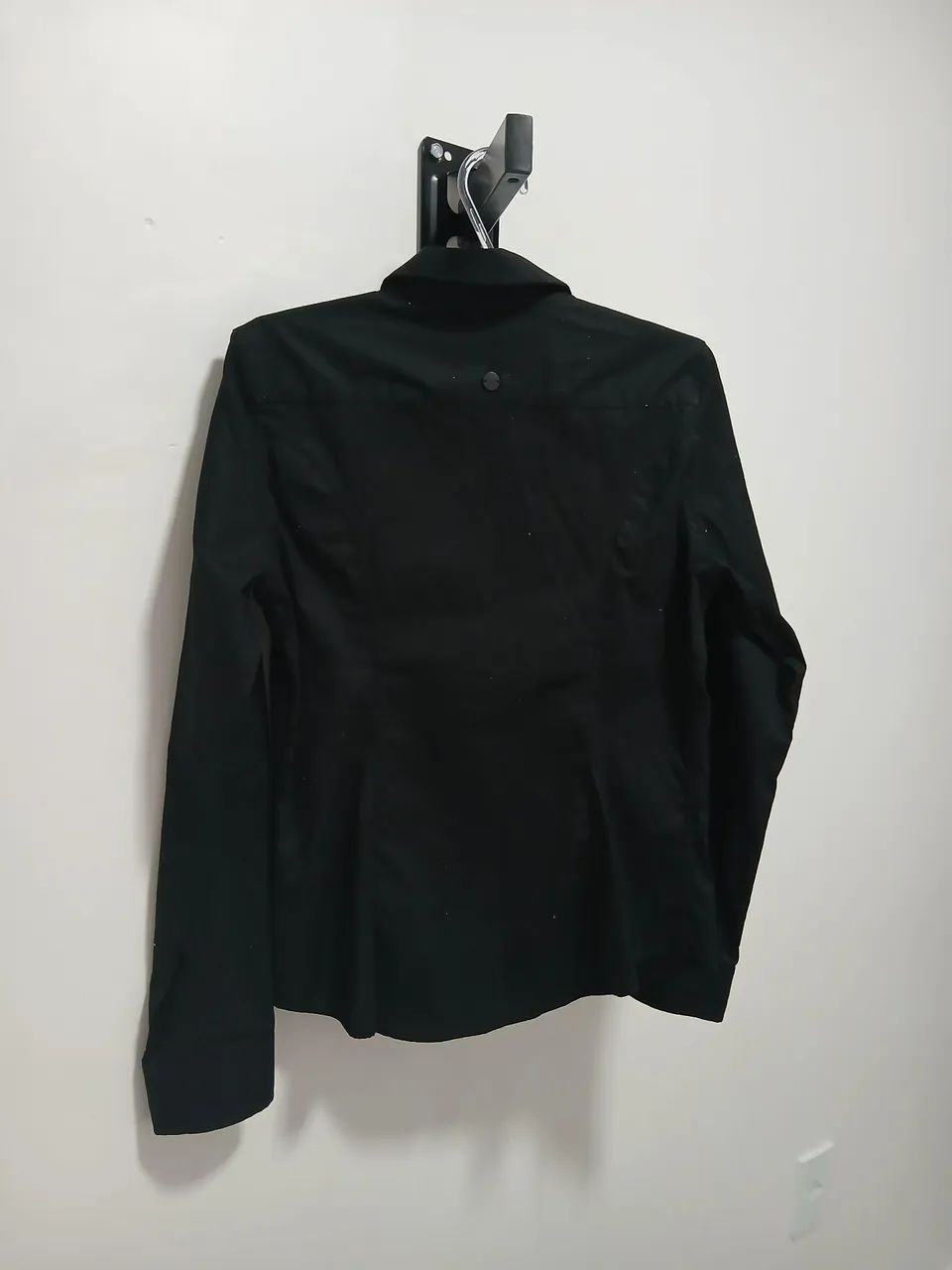Blusa feminina de botão CalvinKlein - Foto 2