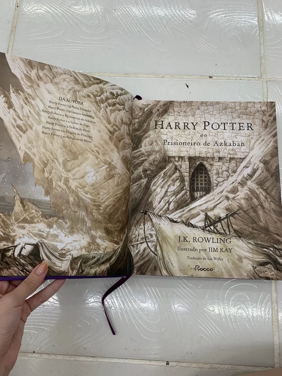 Livro Ilustrado Harry Potter e o Prisioneiro de Azkaban - Foto 4