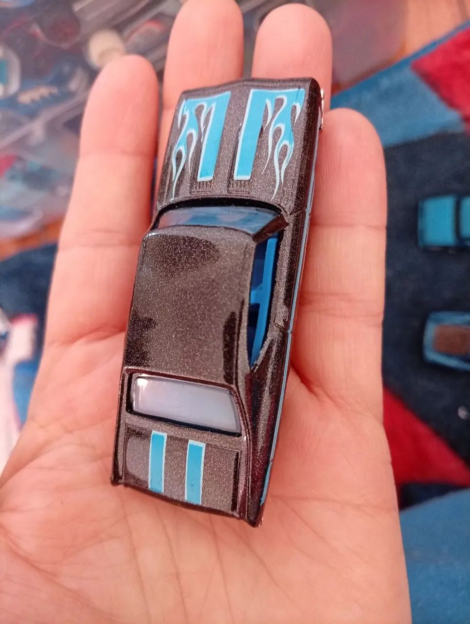 2 Hotwheels 