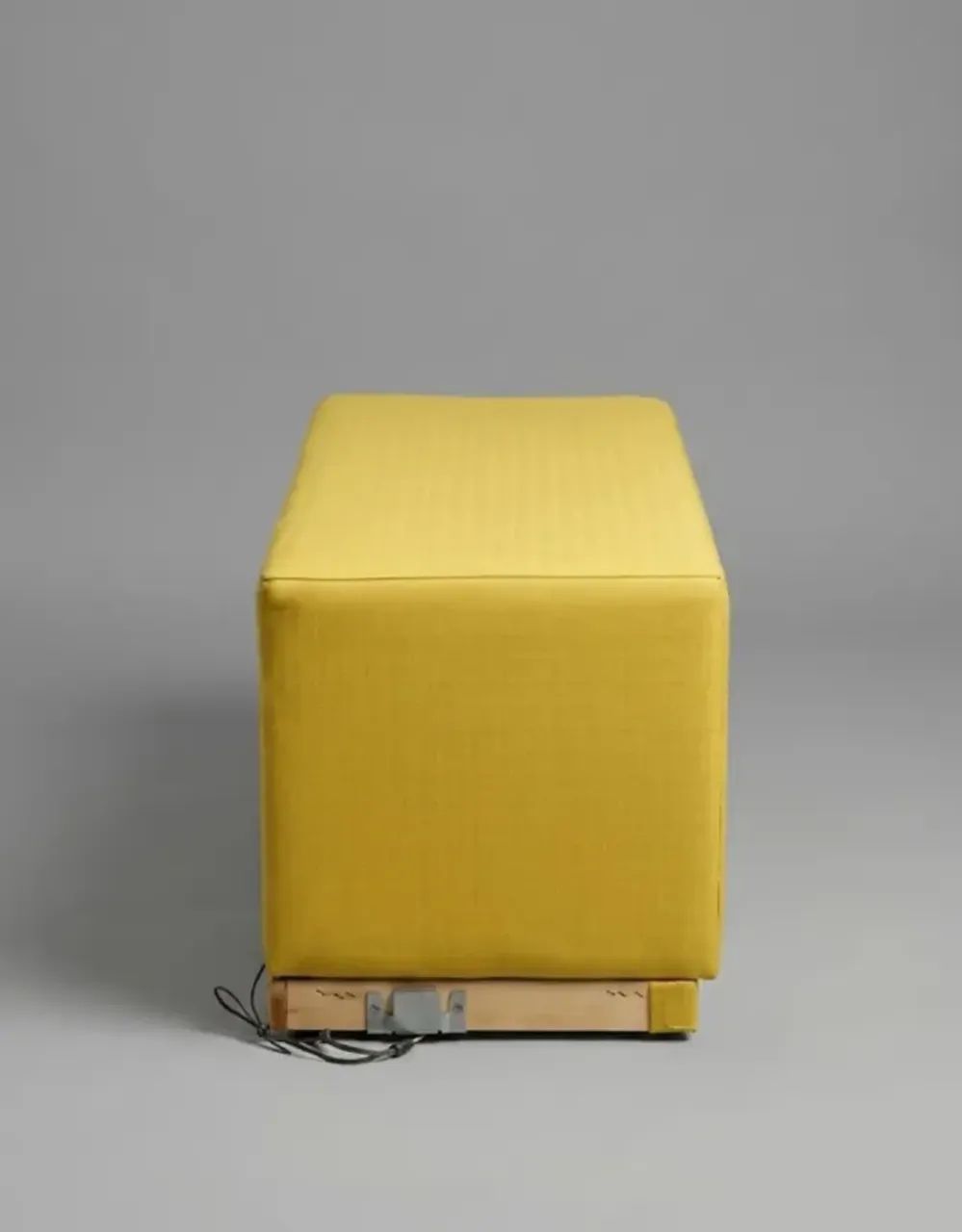 Pufe Amarelo 95x45 cm | Ideal para Bares, Tabacarias, Restaurantes e Decoração - Foto 3