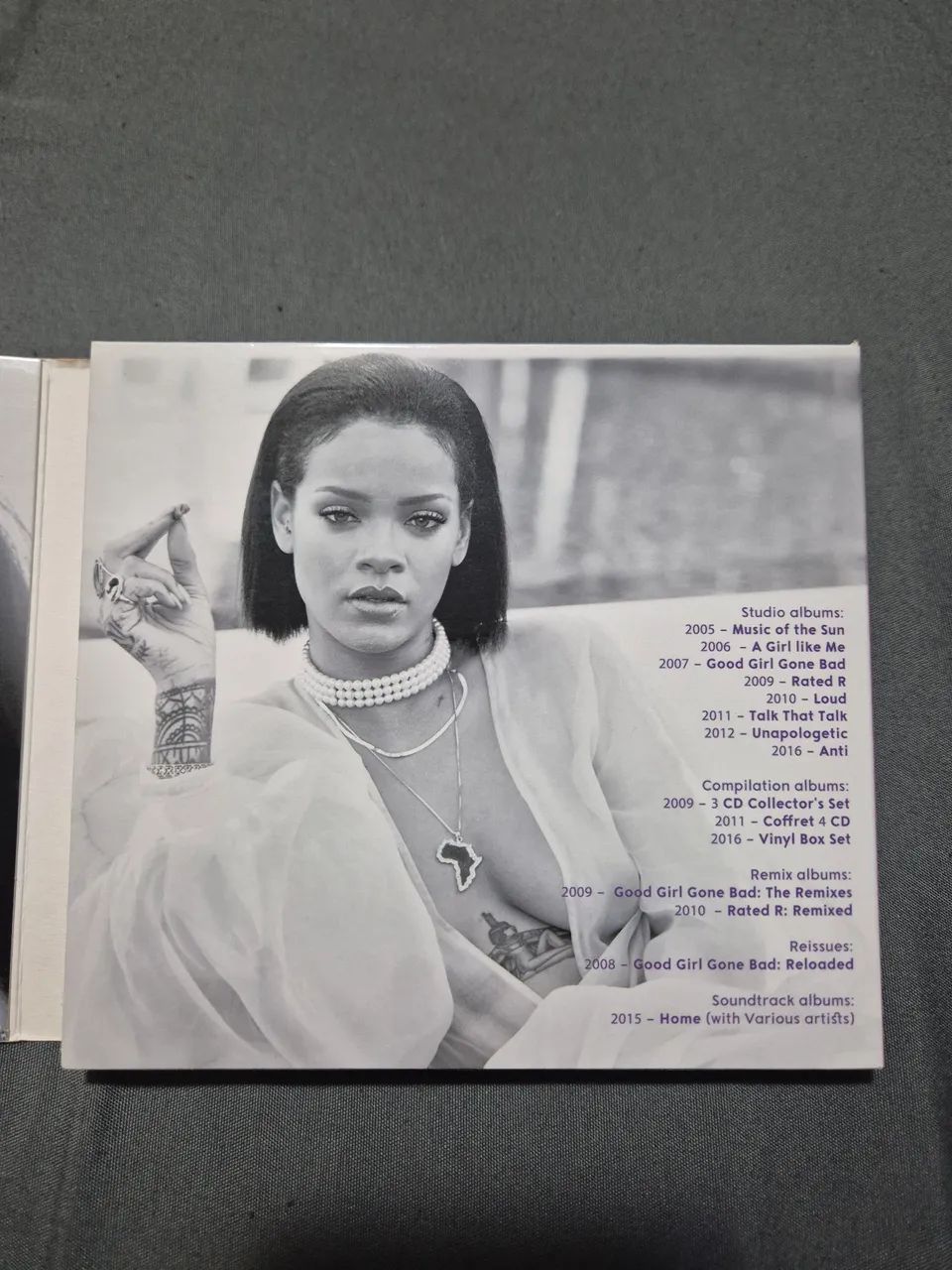 CD Rihanna Greatest Hits - Foto 3