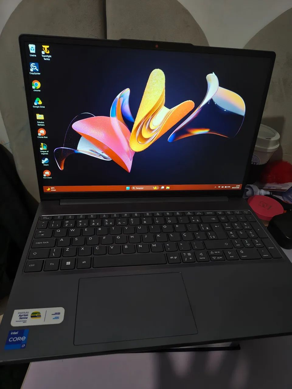 Notebook Lenovo i7 8g RAM 512 SSD  - Foto 2