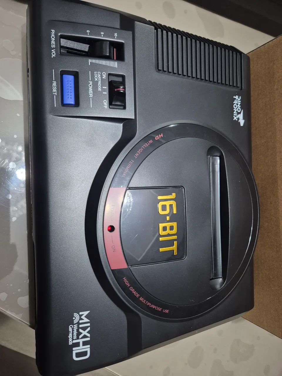 Mega Drive Clone ZD06 + 2 Controles sem fio + jogos de mega e Master na memória  - Foto 3
