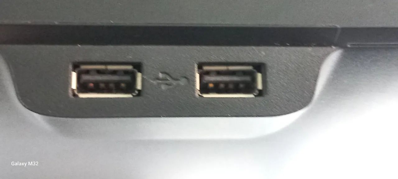 Monitor Dell com acessórios  - Foto 3