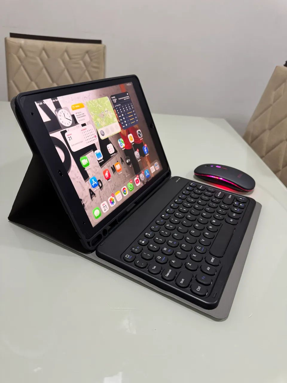 iPad 8ª Geração + Teclado, Mouse, 2 capas, Case - Aceito Trocas - Foto 3