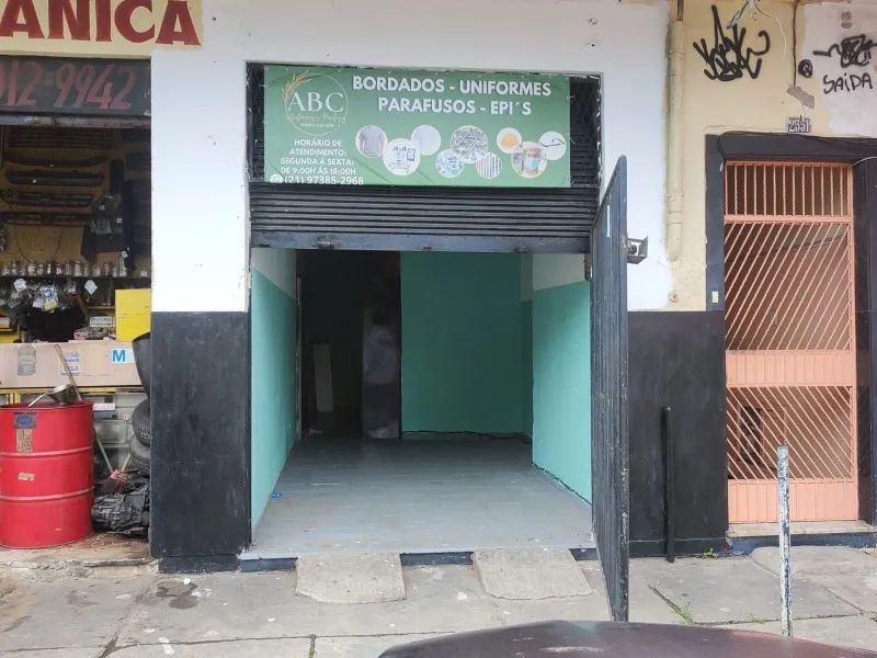 Loja próximo à Estação e a Praça de Ricardo
