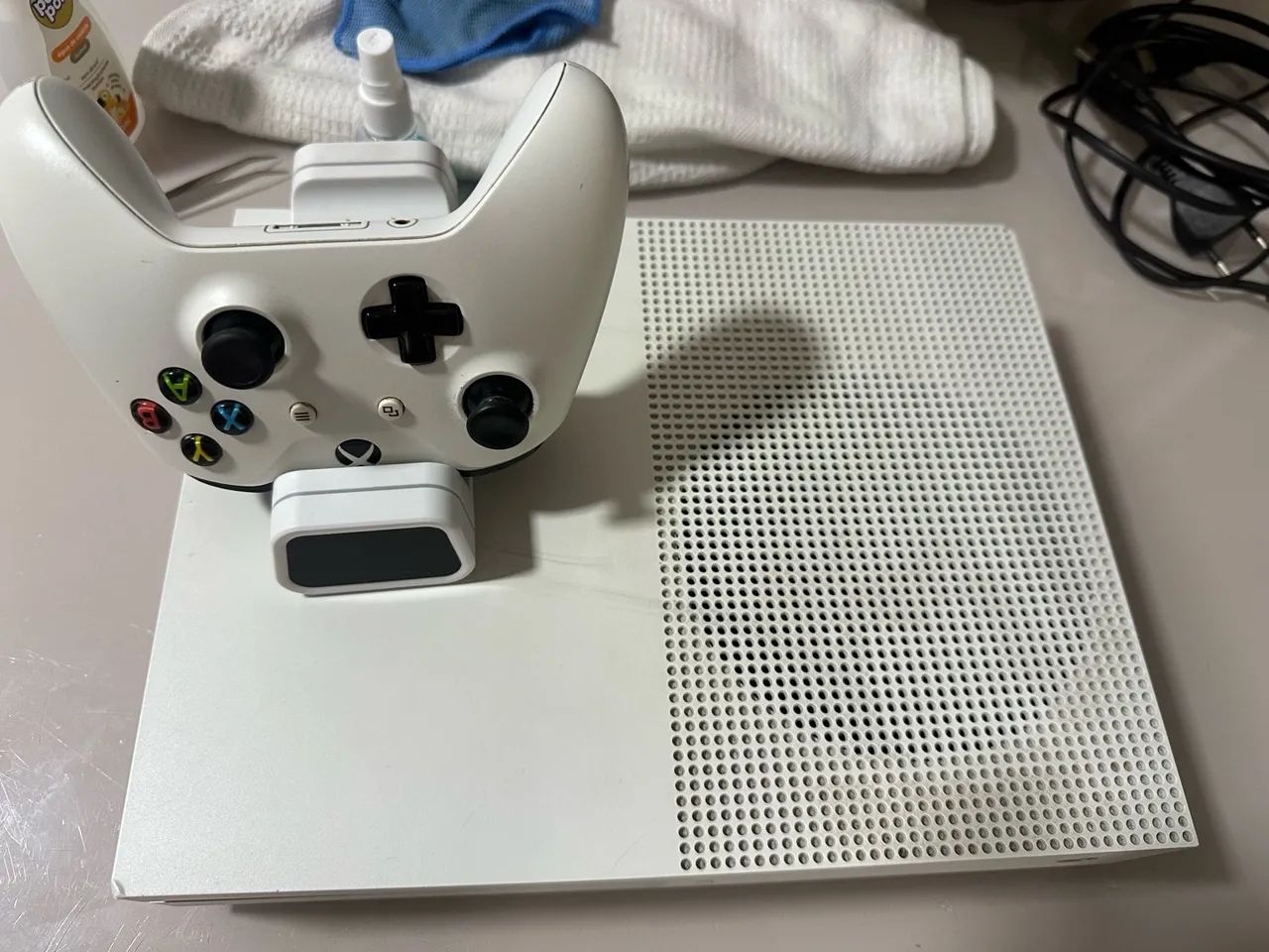 VENDO XBOX ONE S - BRANCO - Foto 2