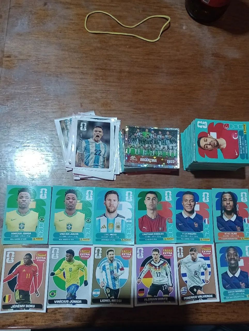 Messi e outras figurinhas legends  - Foto 2