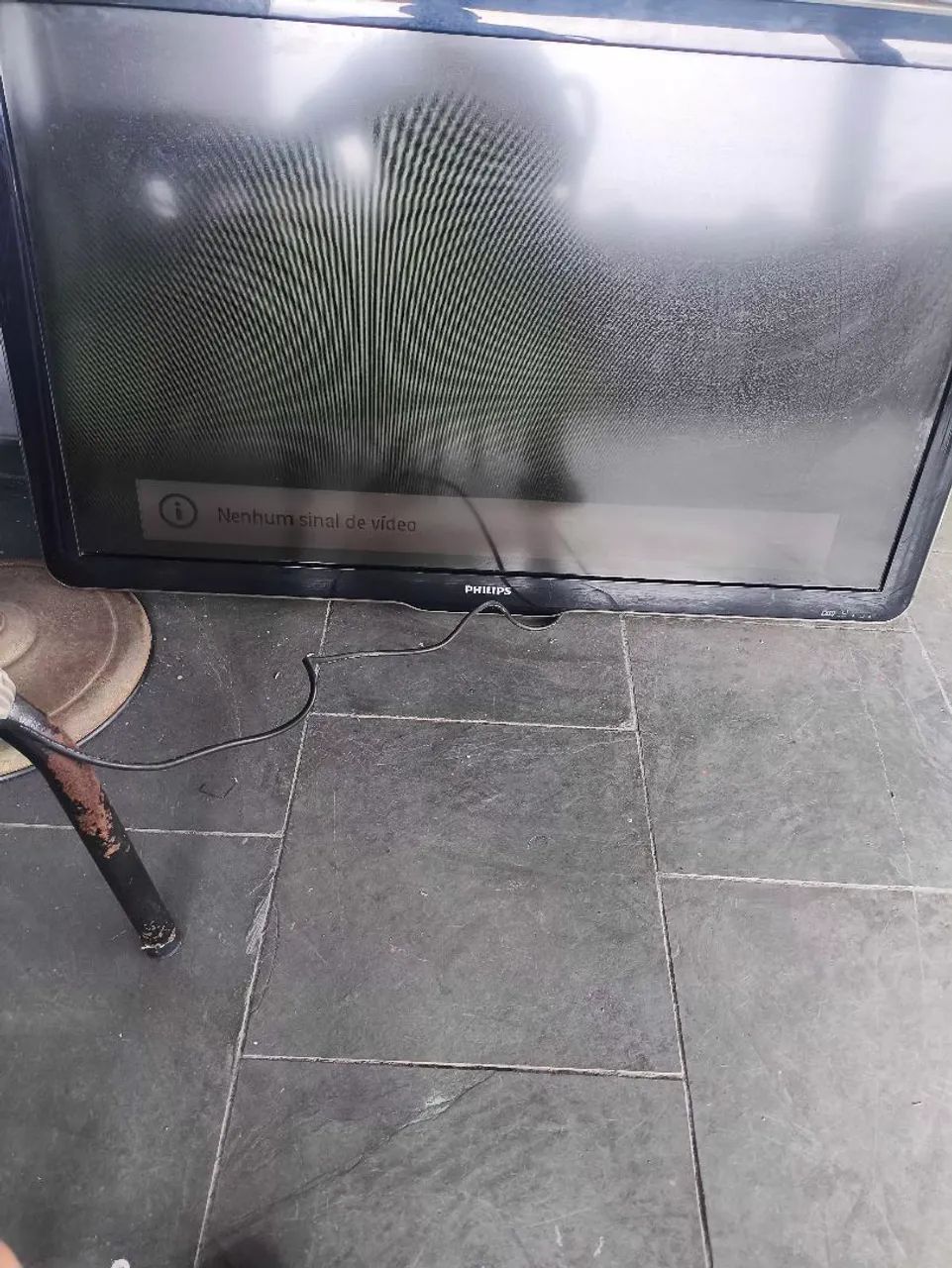 Vendo tv LCD Philips 47 polegadas ( tá sem som, ler o anúncio) 