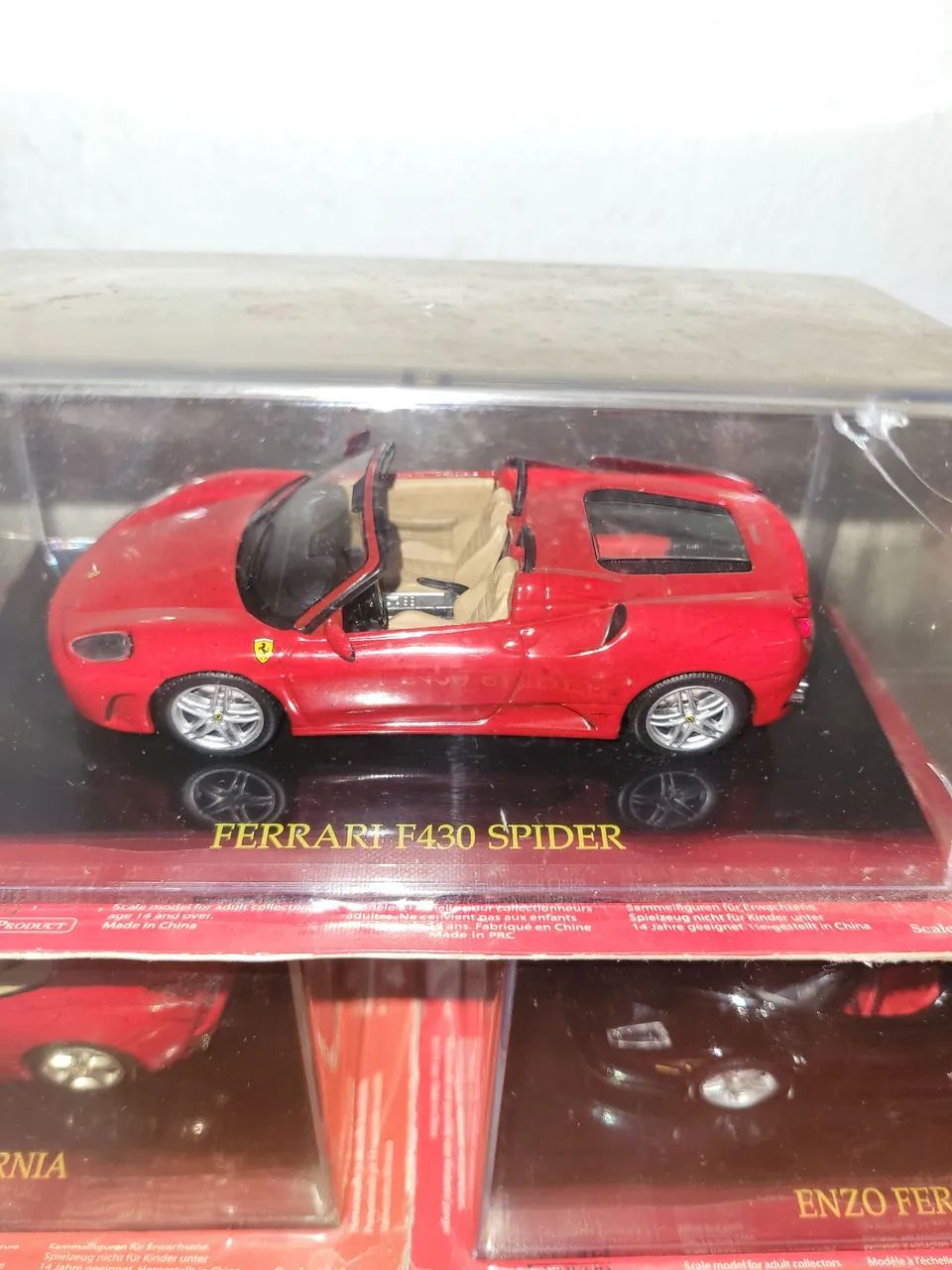 Miniaturas Ferrari collections R$ 200 cada Uma Nova LACRADA + Facículo  ( SÓ RETIRADA  ). - Foto 2