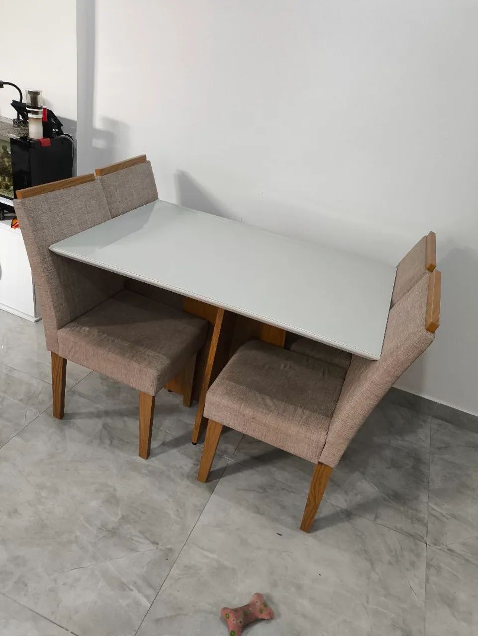 Mesa com 4 cadeiras 120*80cm com tampo de vidro branco - Foto 4