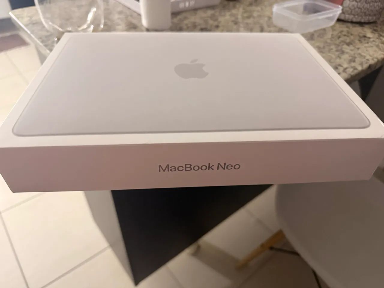 MacBook Neo 256 Prata Lacrado  - Foto 2