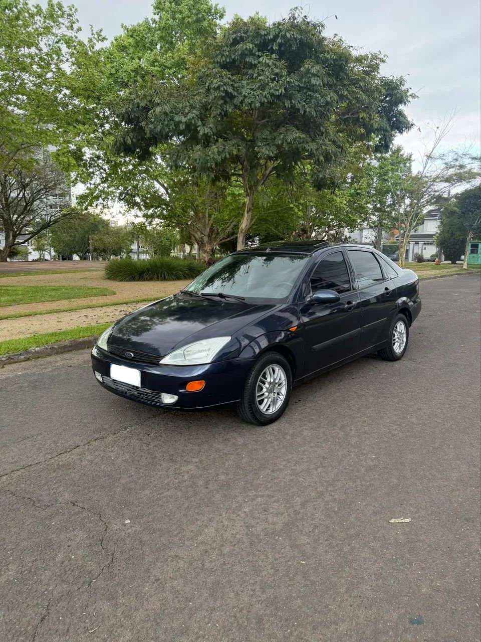 Ford Focus Ghia Sed. 2.0 16v/ 2.0 16V Flex 4P 2001