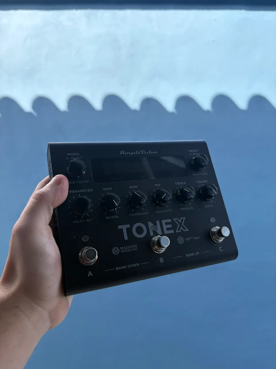 Pedal Preamp Darkglass Alpha Omega Ultra V2 - Instrumentos