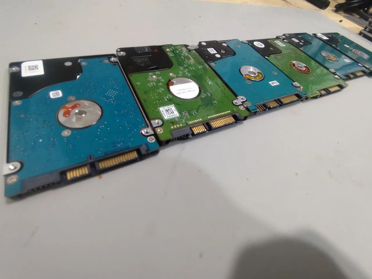 Lote 6 HDs (tipo notebook) 500gb saudáveis - Armazenamento - São