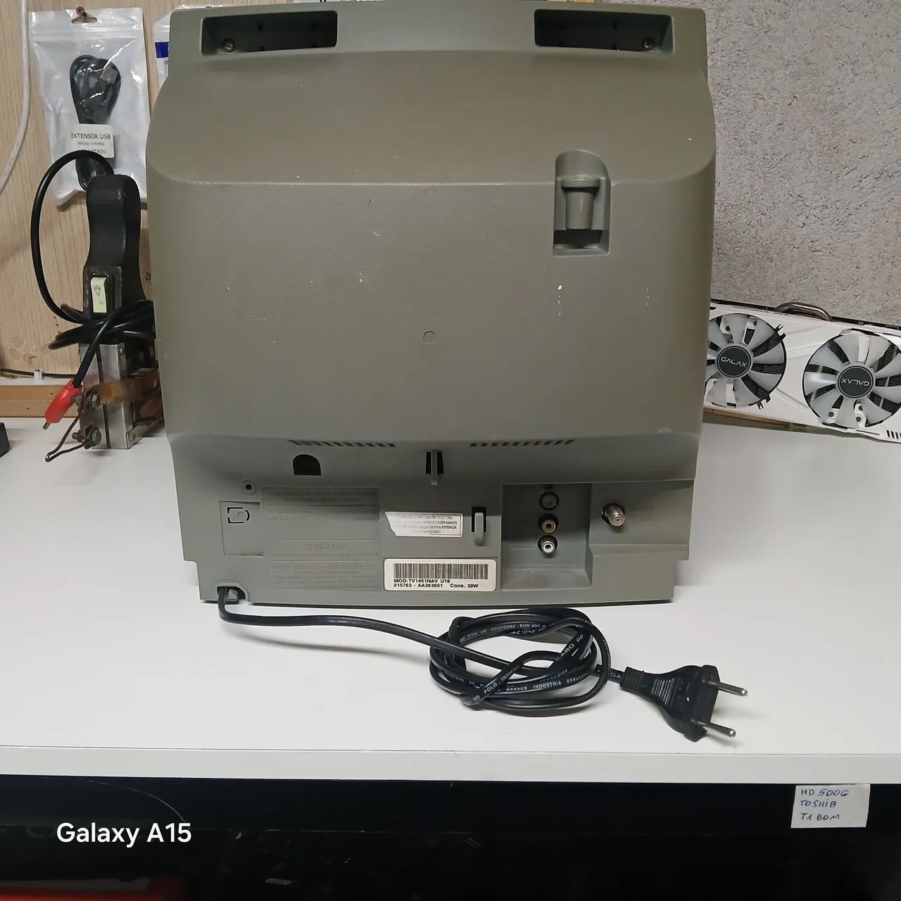 Vendo essa ? da sempre tochiba de 14 polegadas funcionando tudo tem o controle  - Foto 2