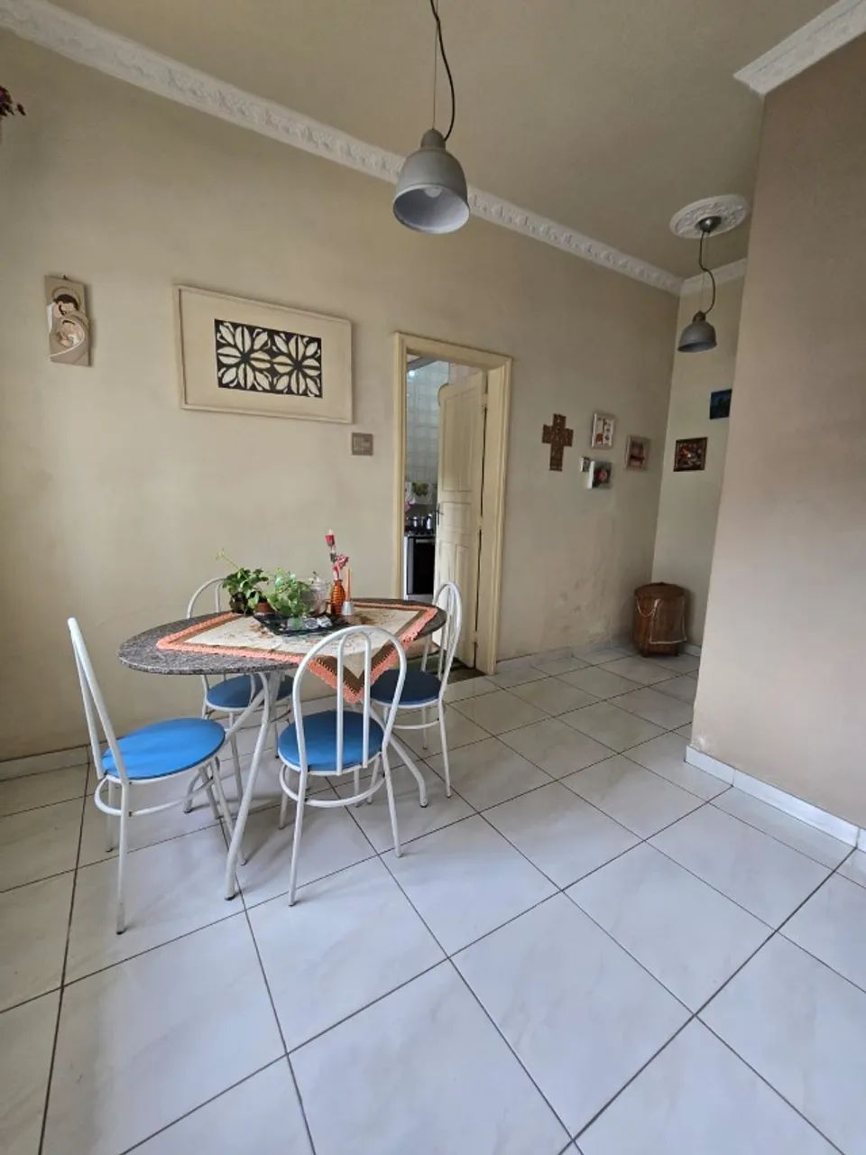 Quatro cadeiras de jantar em bom estado
