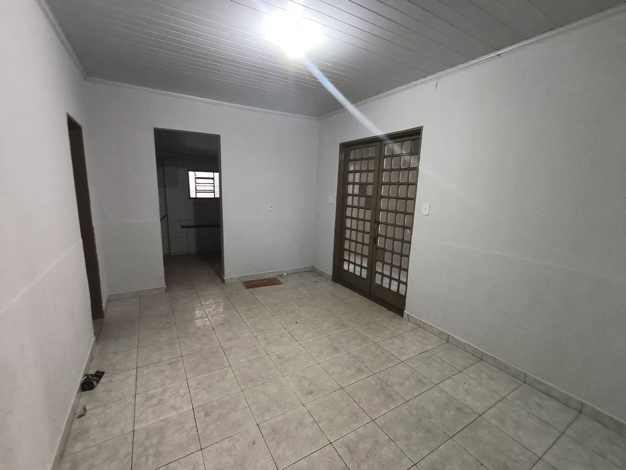 Alugo kit no setor de mansões 