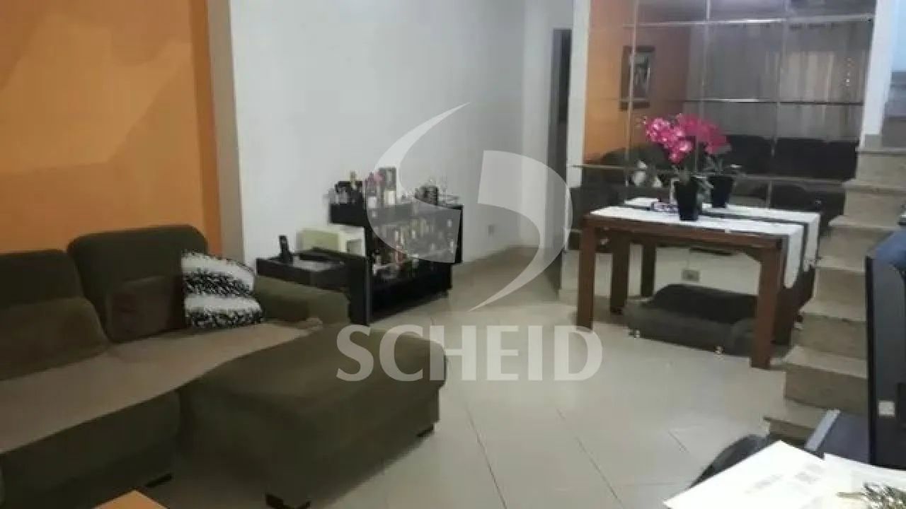 Casa 4 dormitórios e 2 vagas à venda na região da Cupecê