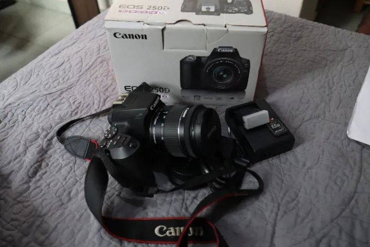 Canon EOS 250D