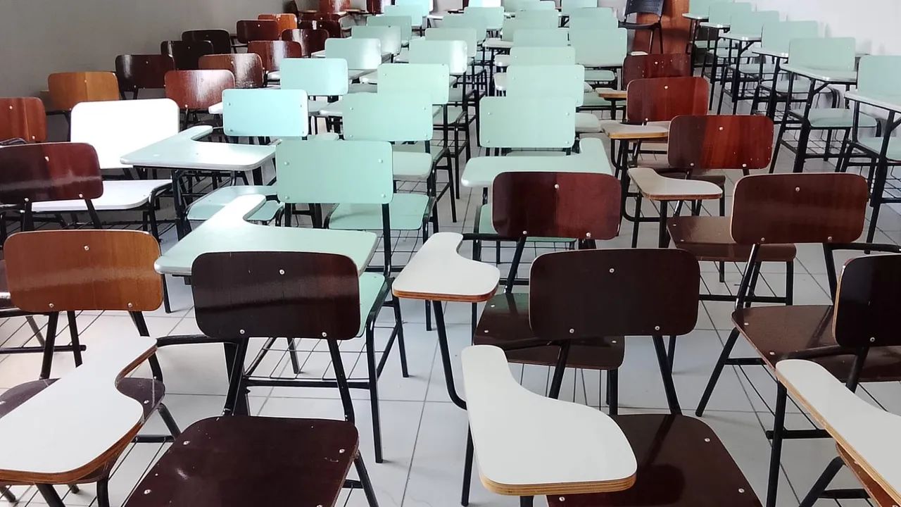 Cadeira escolar 